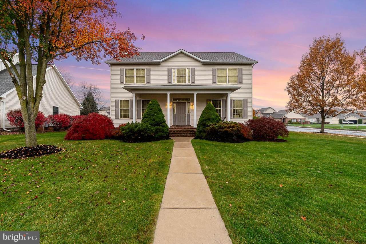 208 Taunton Drive - Photo 1