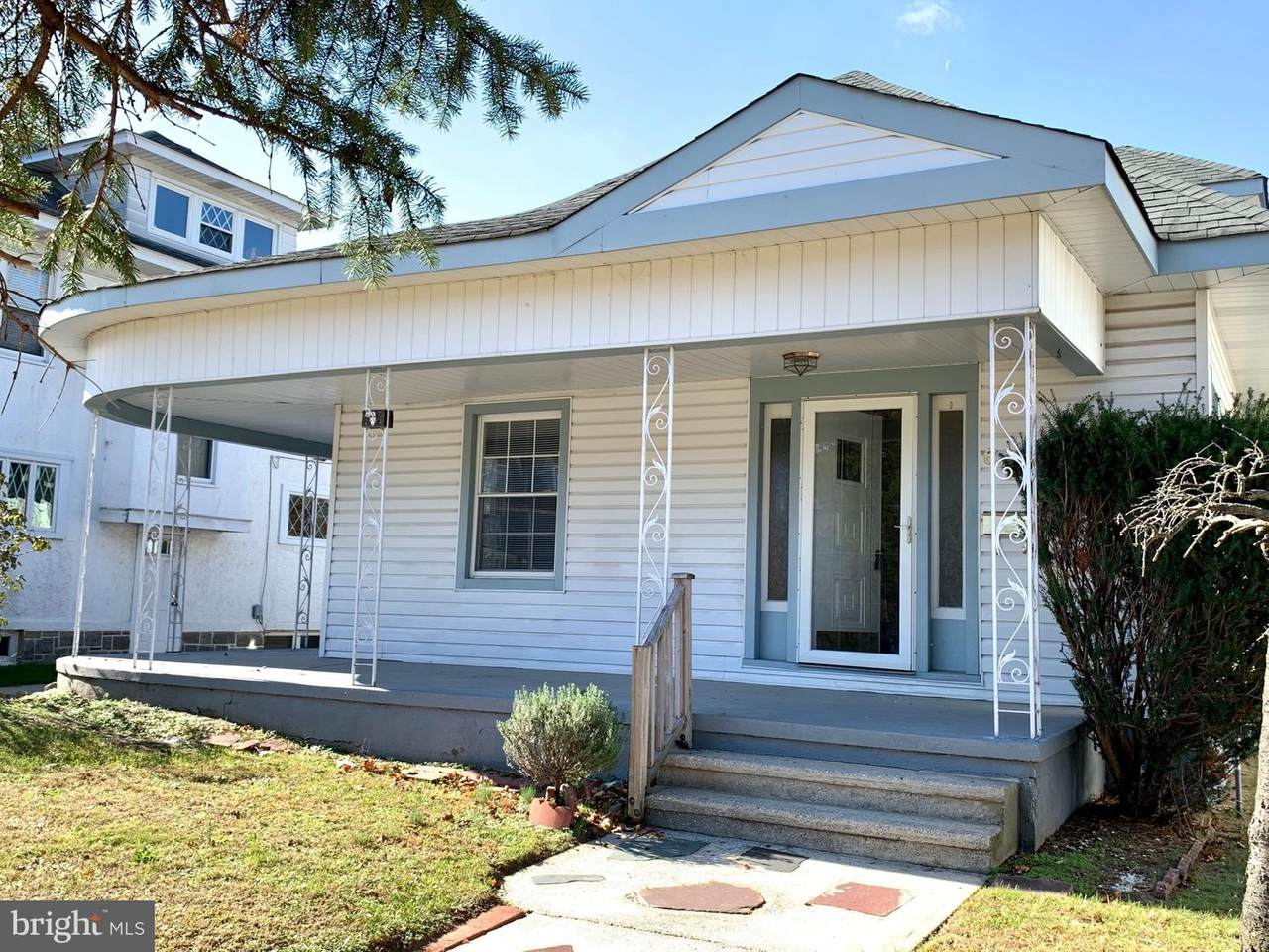 628 Beacon Avenue - Photo 1