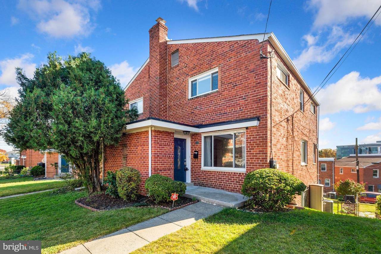 553 Ingraham Street - Photo 1