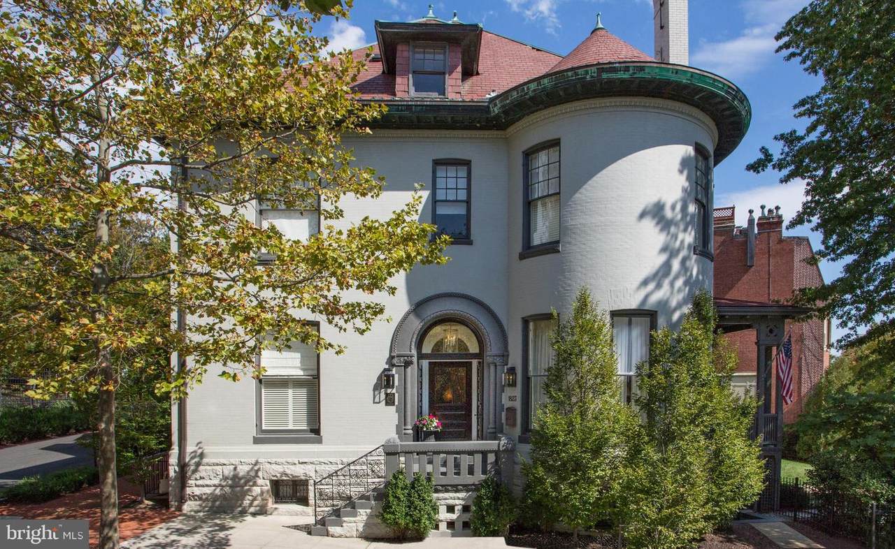 1823 Phelps Place - Photo 1
