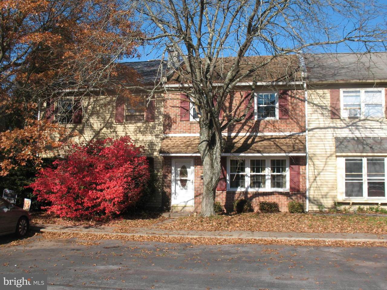 221 Plymouth Court - Photo 1