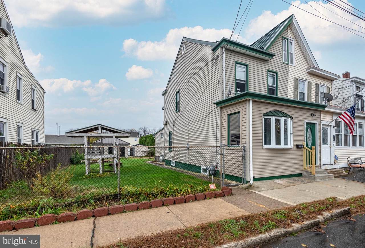 1410 Deutz Avenue - Photo 1