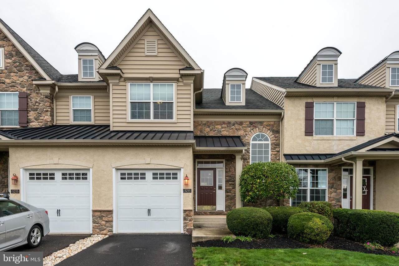 3233 Meadow View Circle - Photo 1