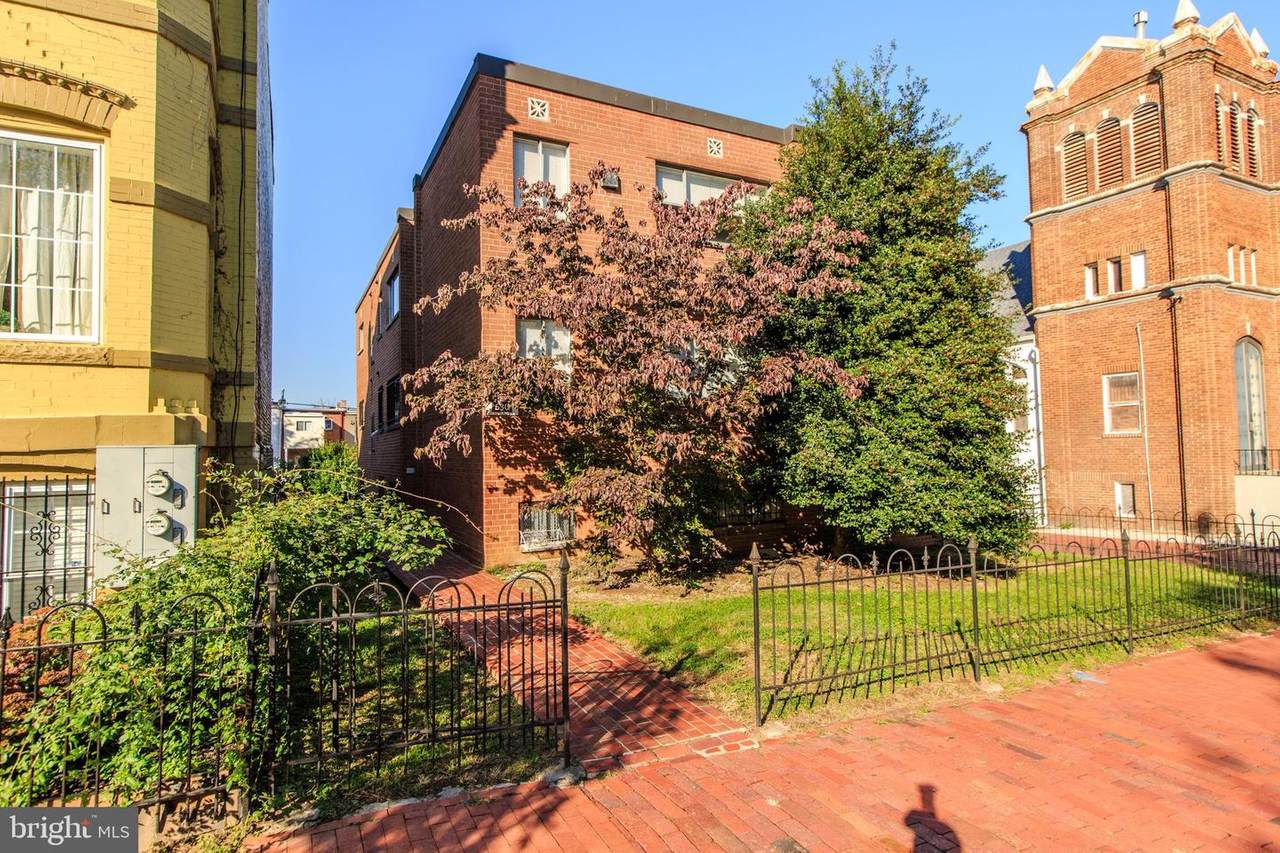 630 11TH Street - Photo 1