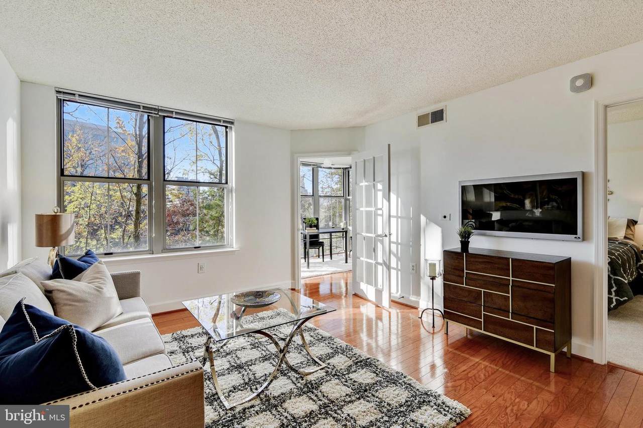 11800 Sunset Hills Road - Photo 1