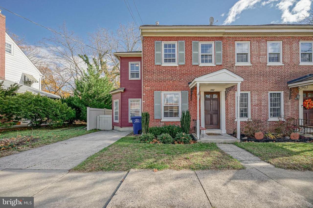 562 Main Street - Photo 1