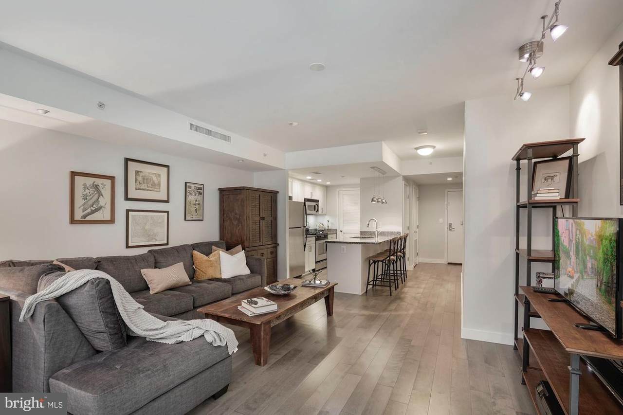 912 F Street - Photo 1
