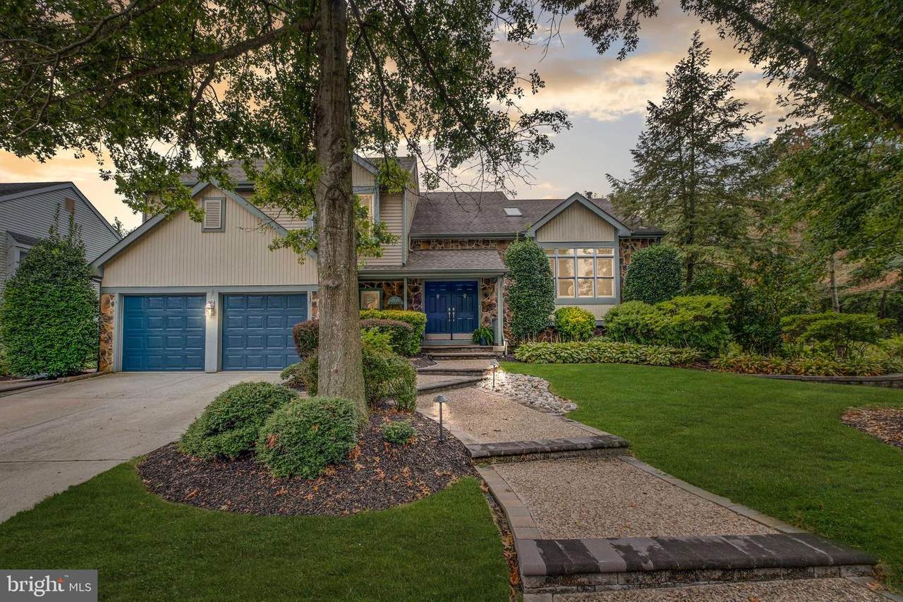 1 Teddington Way - Photo 1