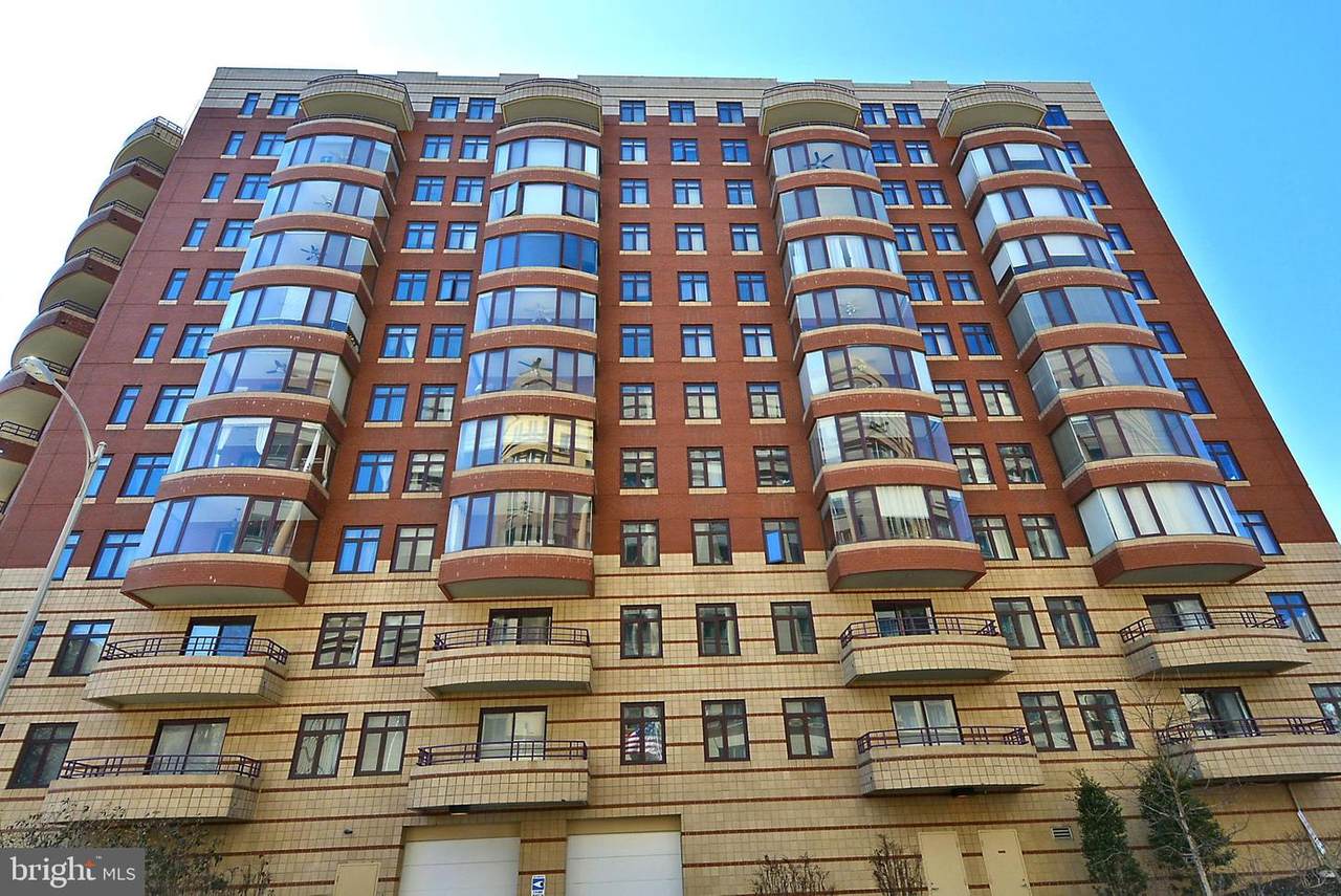 2400 Clarendon Boulevard - Photo 1