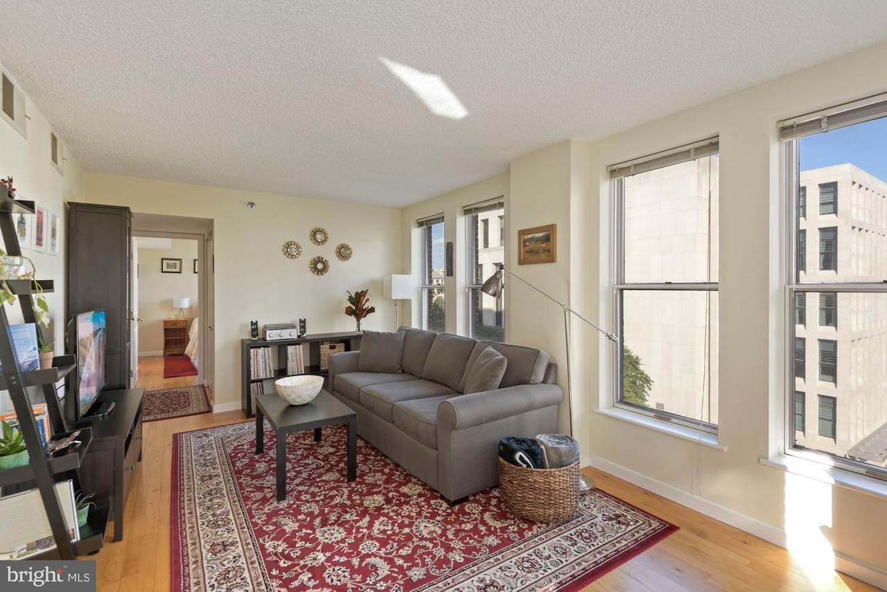 601 Pennsylvania Avenue - Photo 1