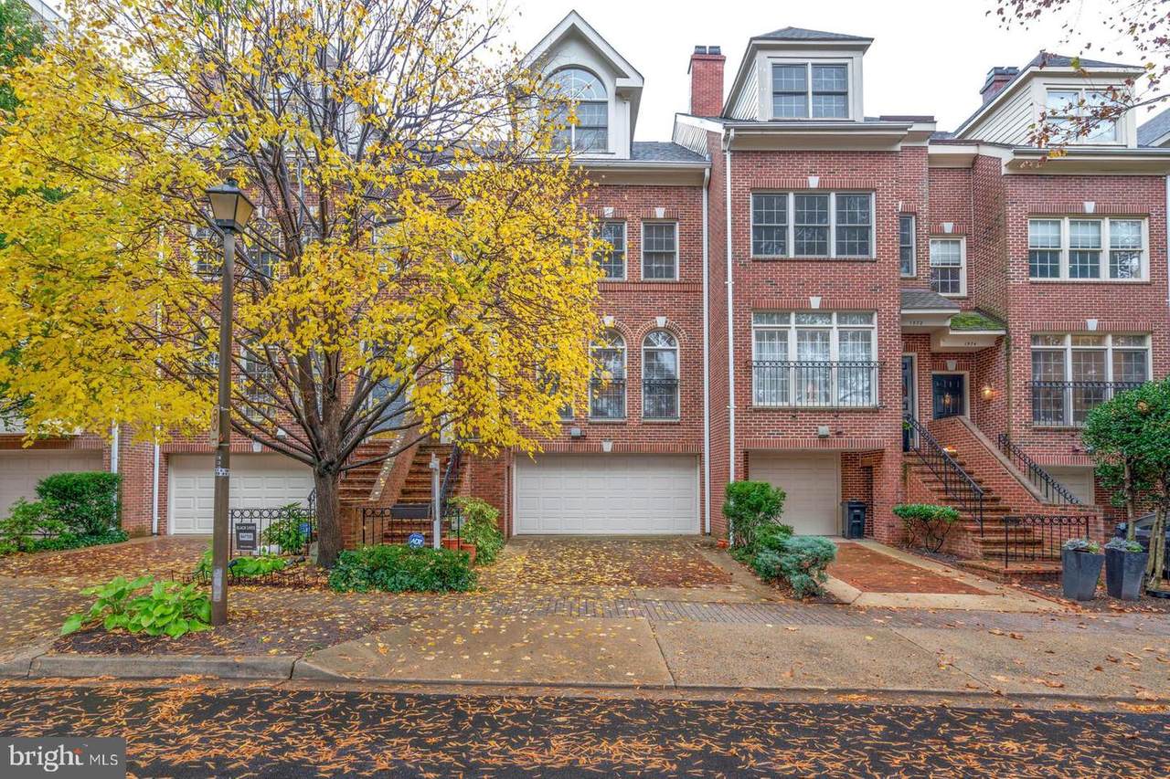 1570 Colonial Terrace - Photo 1
