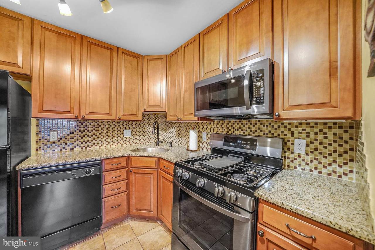 712 Meadowview Lane - Photo 1
