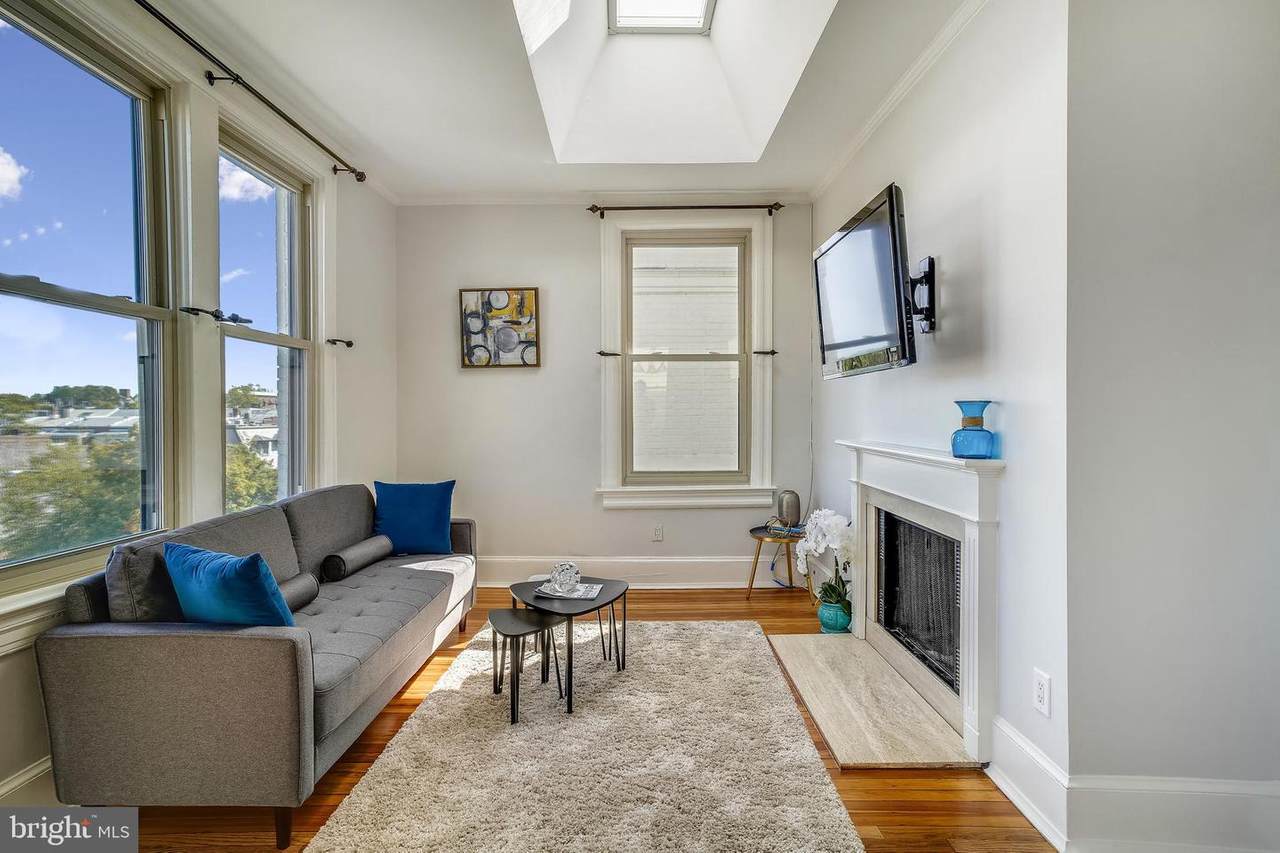 520 E Street - Photo 1