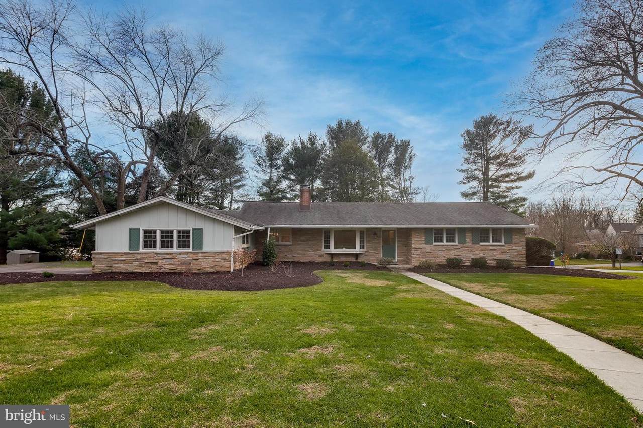 2802 Montclair Drive - Photo 1