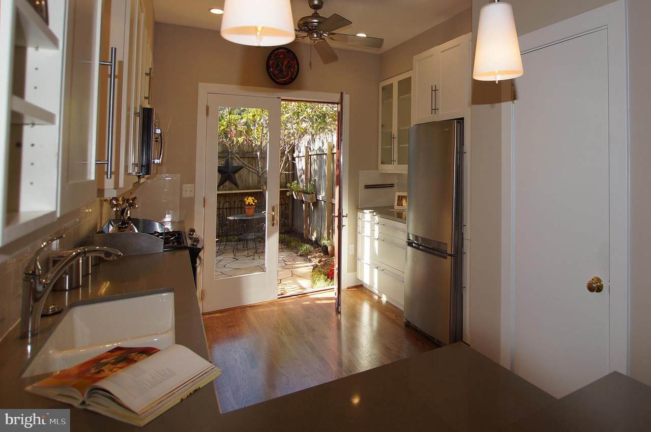 307 9TH Street - Photo 1