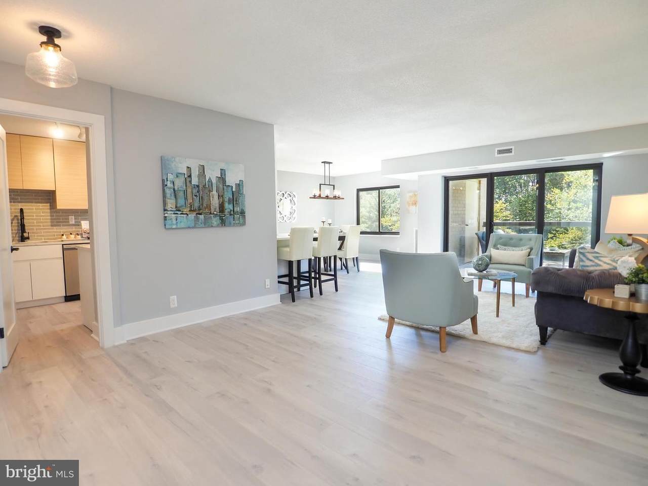 307 Yoakum Parkway - Photo 1