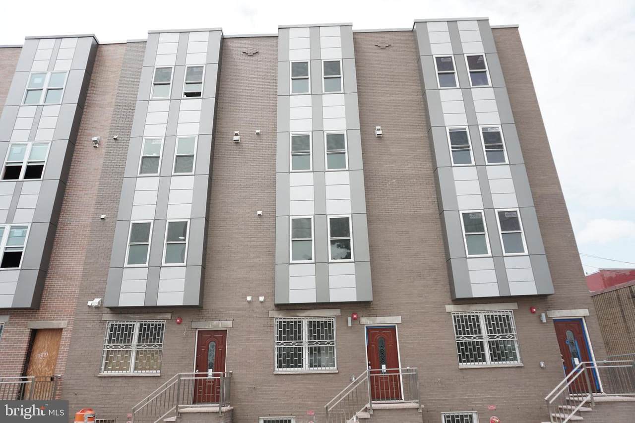442 9TH Street - Photo 1