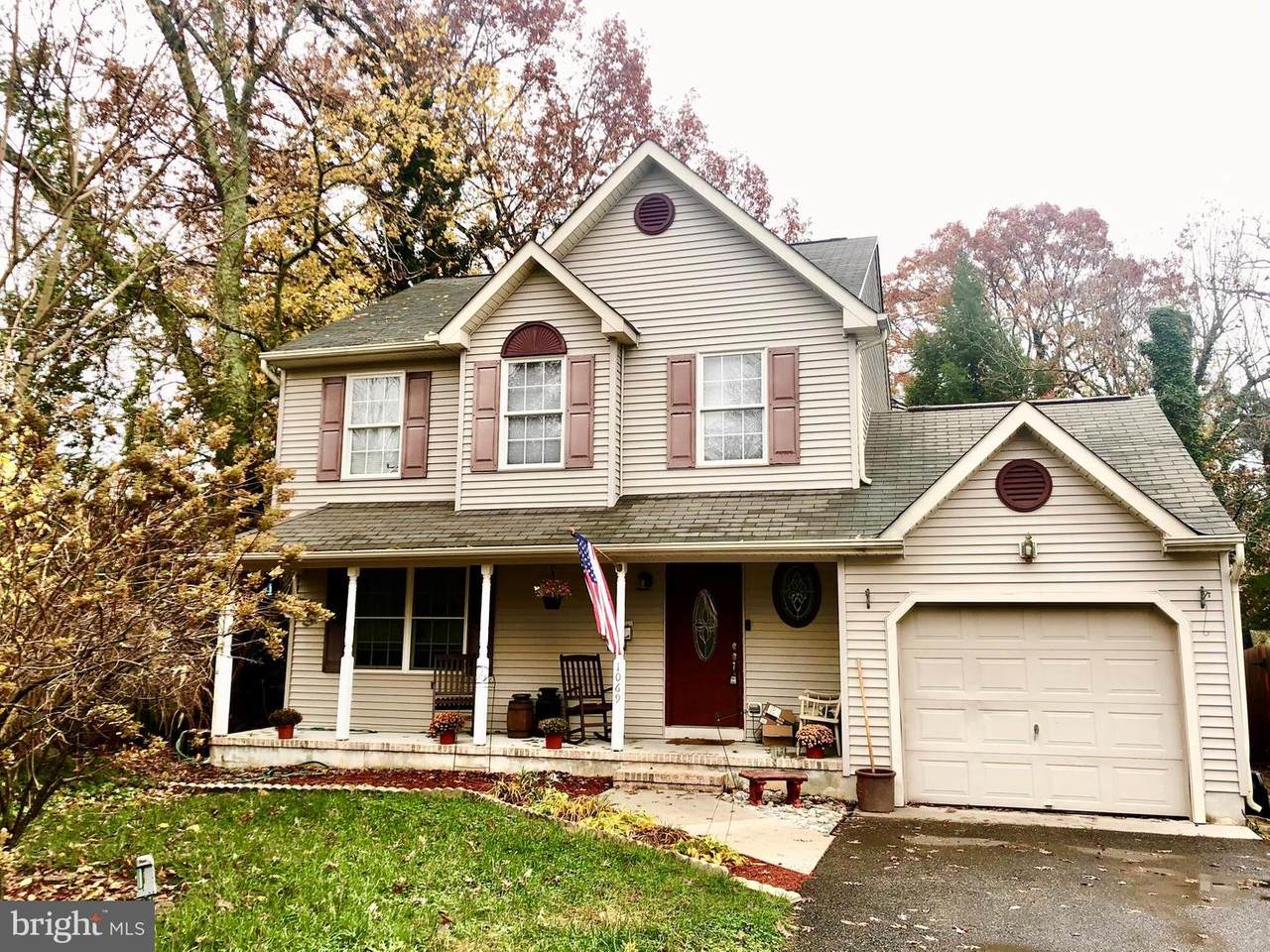 1069 Almond Street - Photo 1