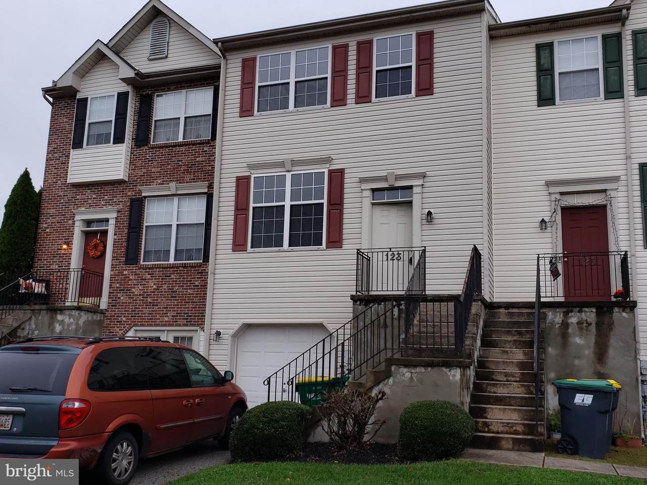 123 Riding Boulevard - Photo 1