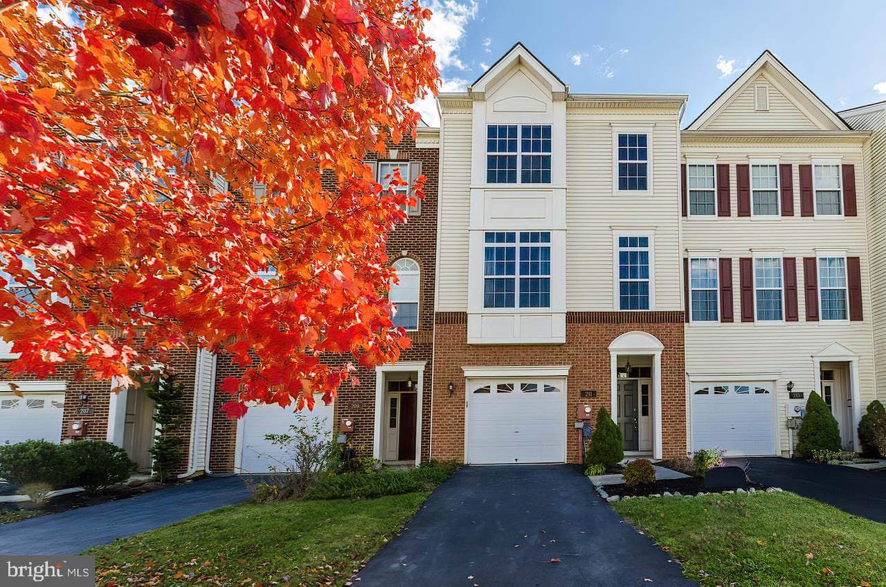 211 Lewisburg Lane - Photo 1