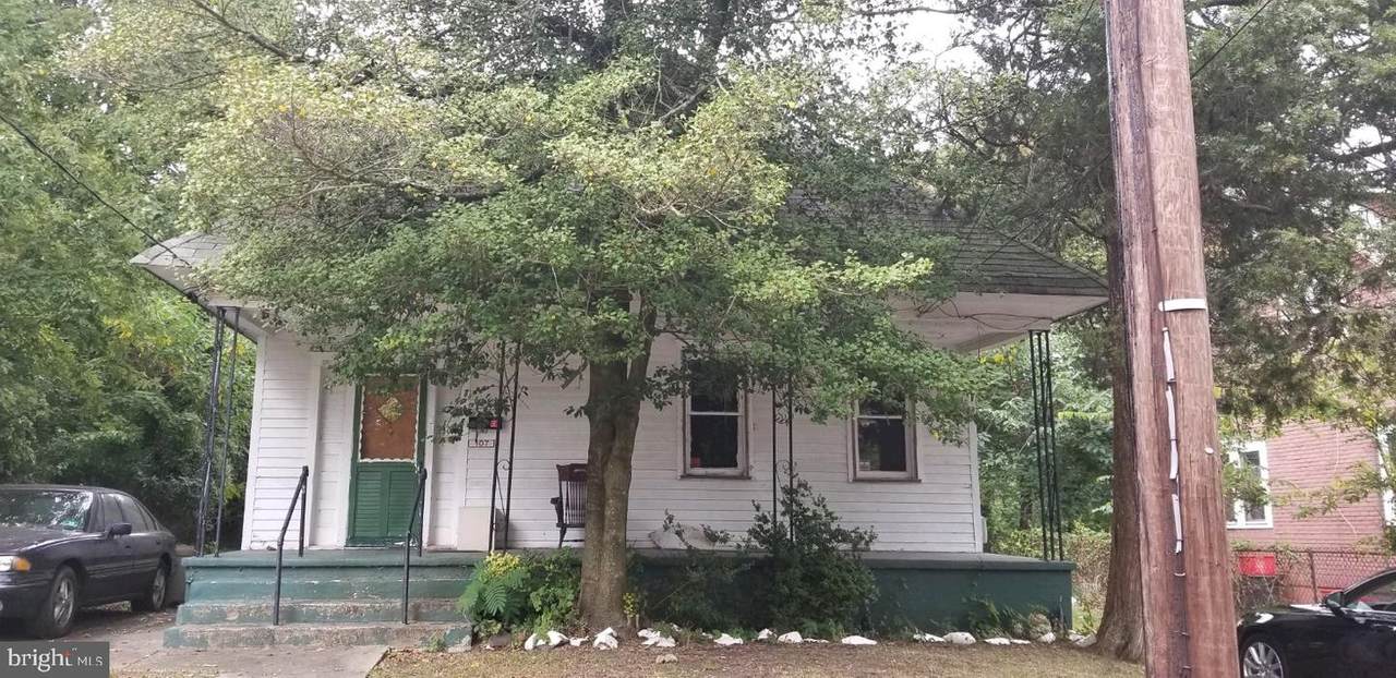 107 Charleston Avenue - Photo 1