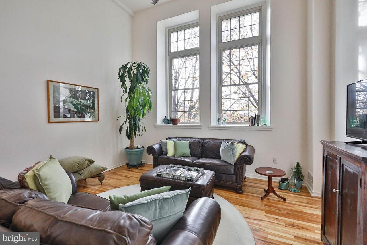 915-25 Bainbridge Street - Photo 1