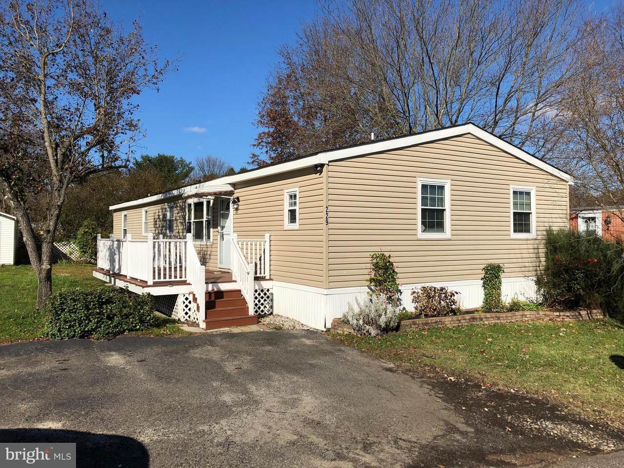 229 Truman Avenue - Photo 1
