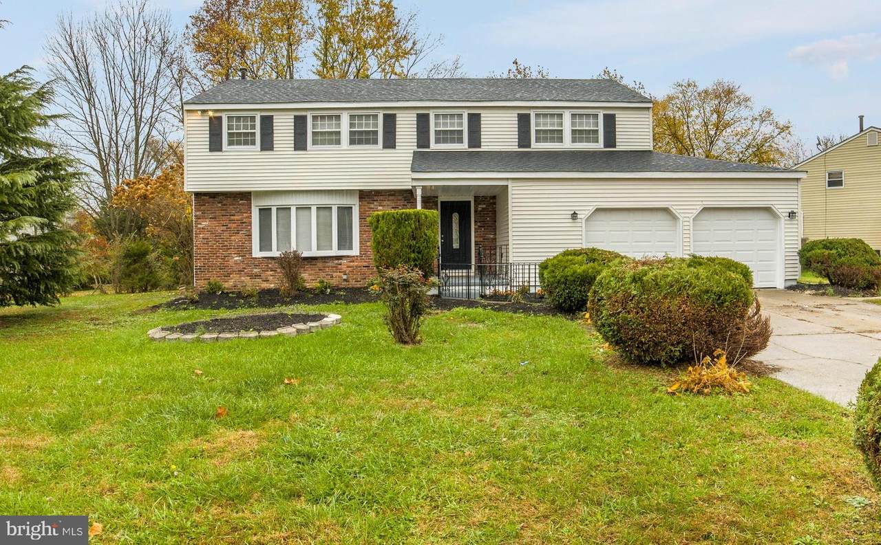 9 Hampshire Avenue - Photo 1