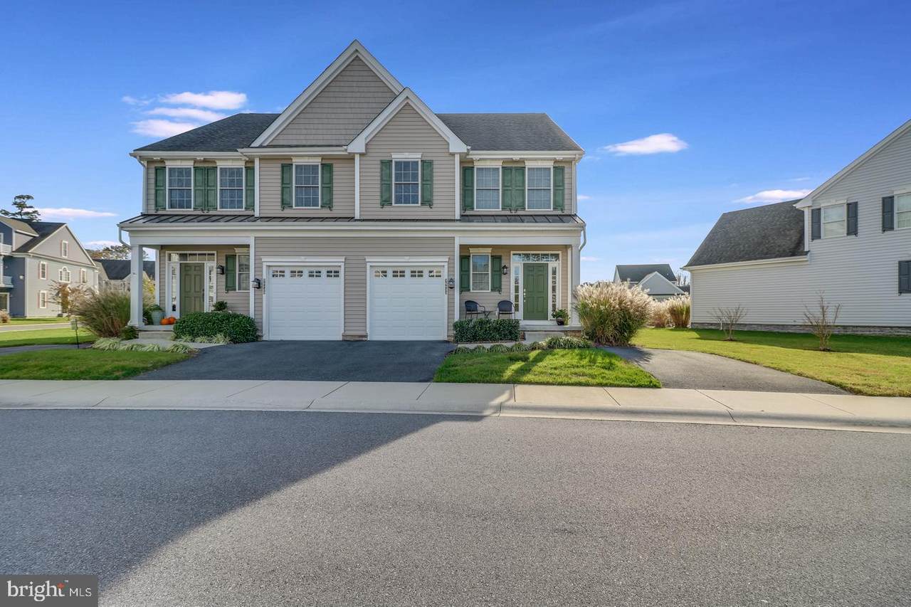 36433 Warwick Drive - Photo 1