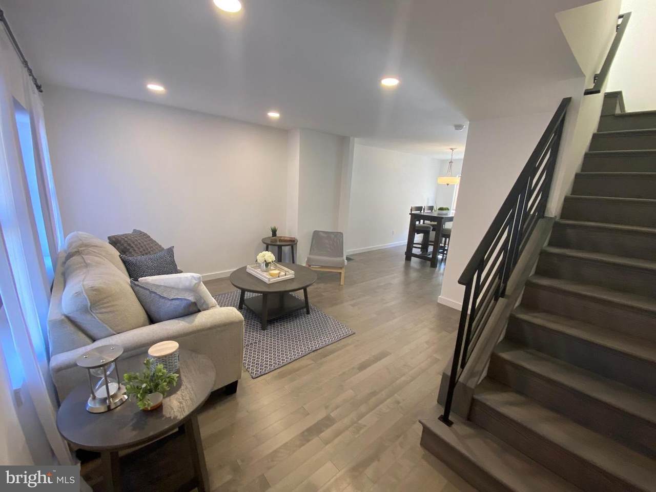 2736 Darien Street - Photo 1