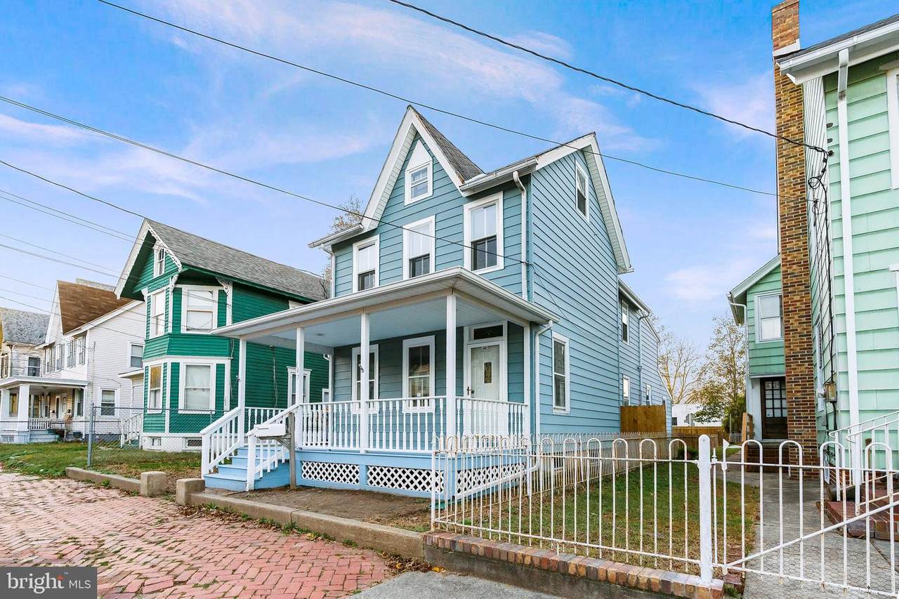 147 7TH Street - Photo 1