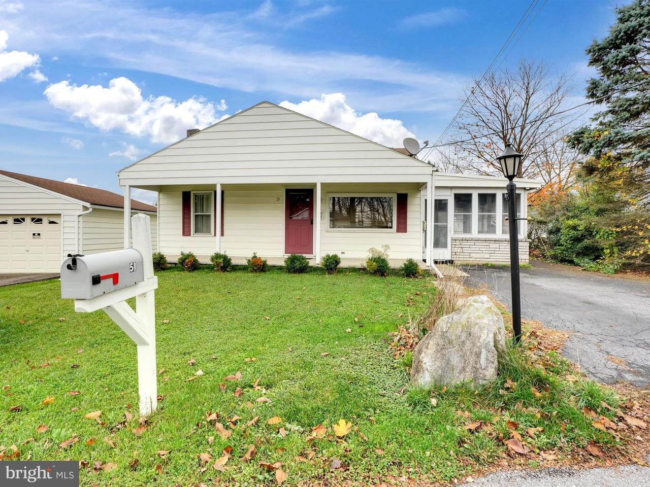 51 Ethel Avenue - Photo 1