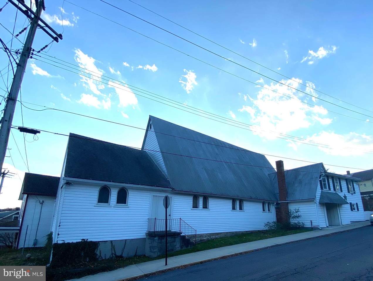 150 E 1St Street - Photo 1