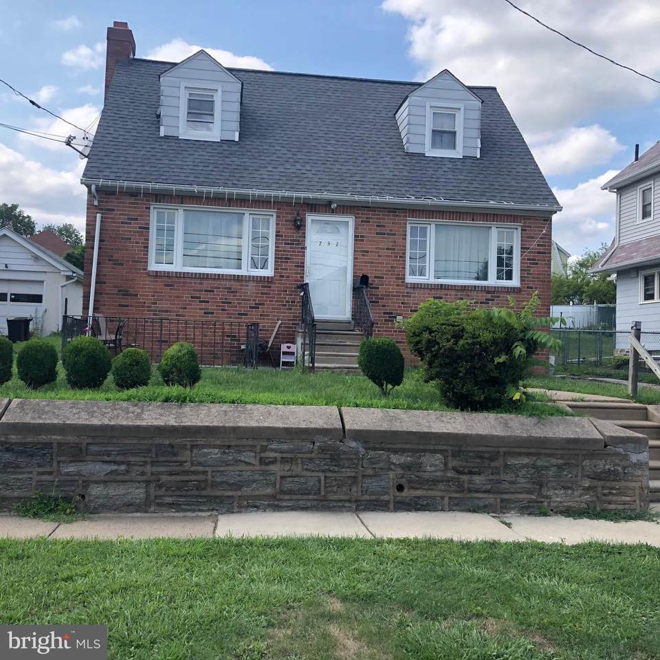 232 Lynn Boulevard - Photo 1