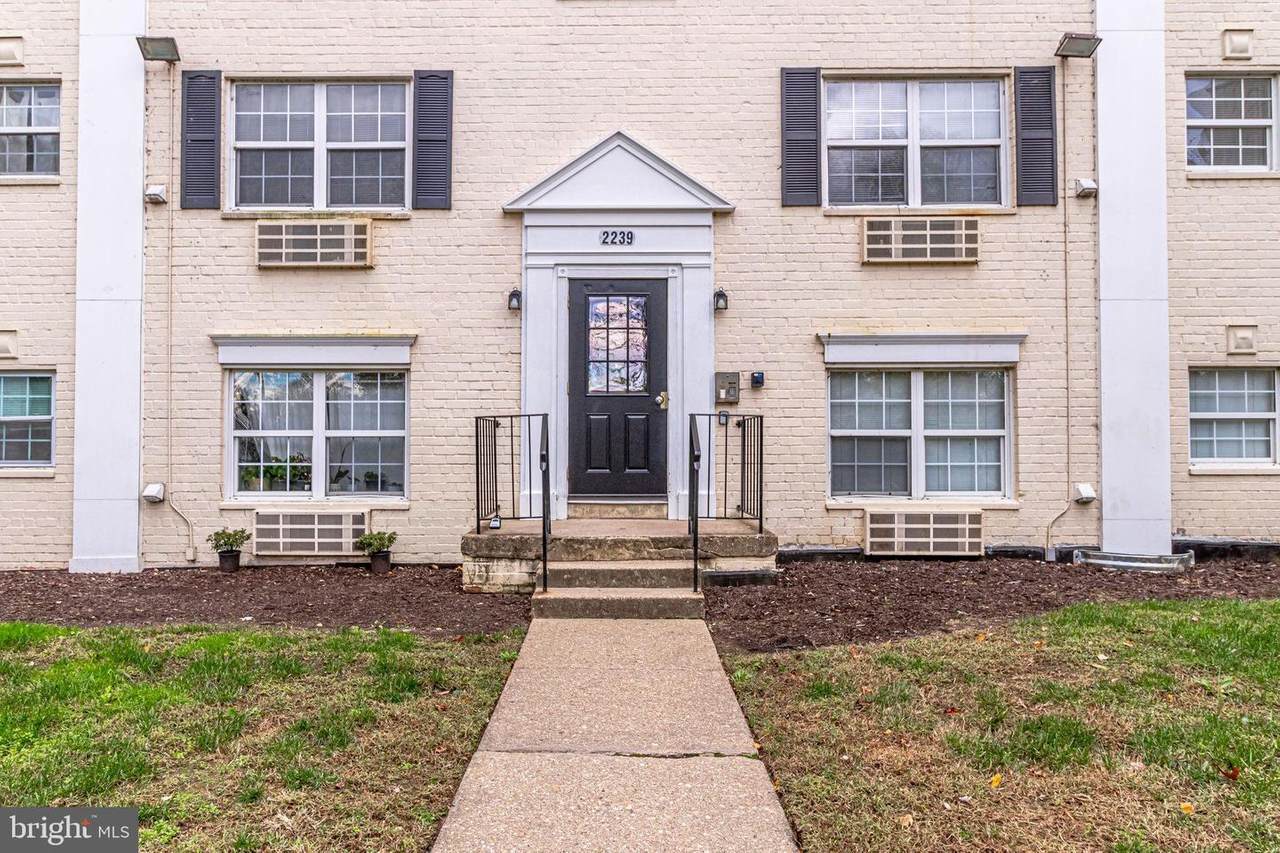 2239 Farrington Avenue - Photo 1