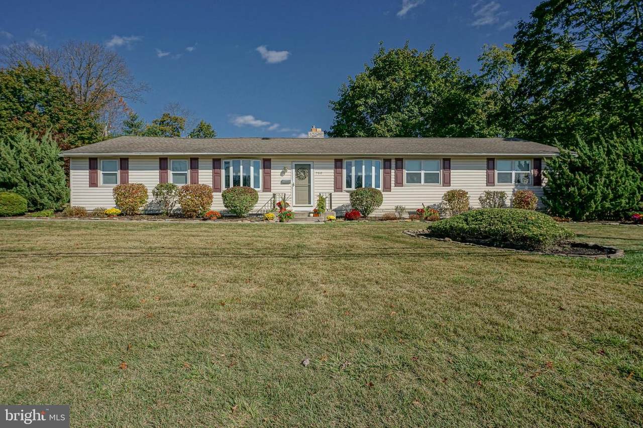750 Carpenter Street - Photo 1
