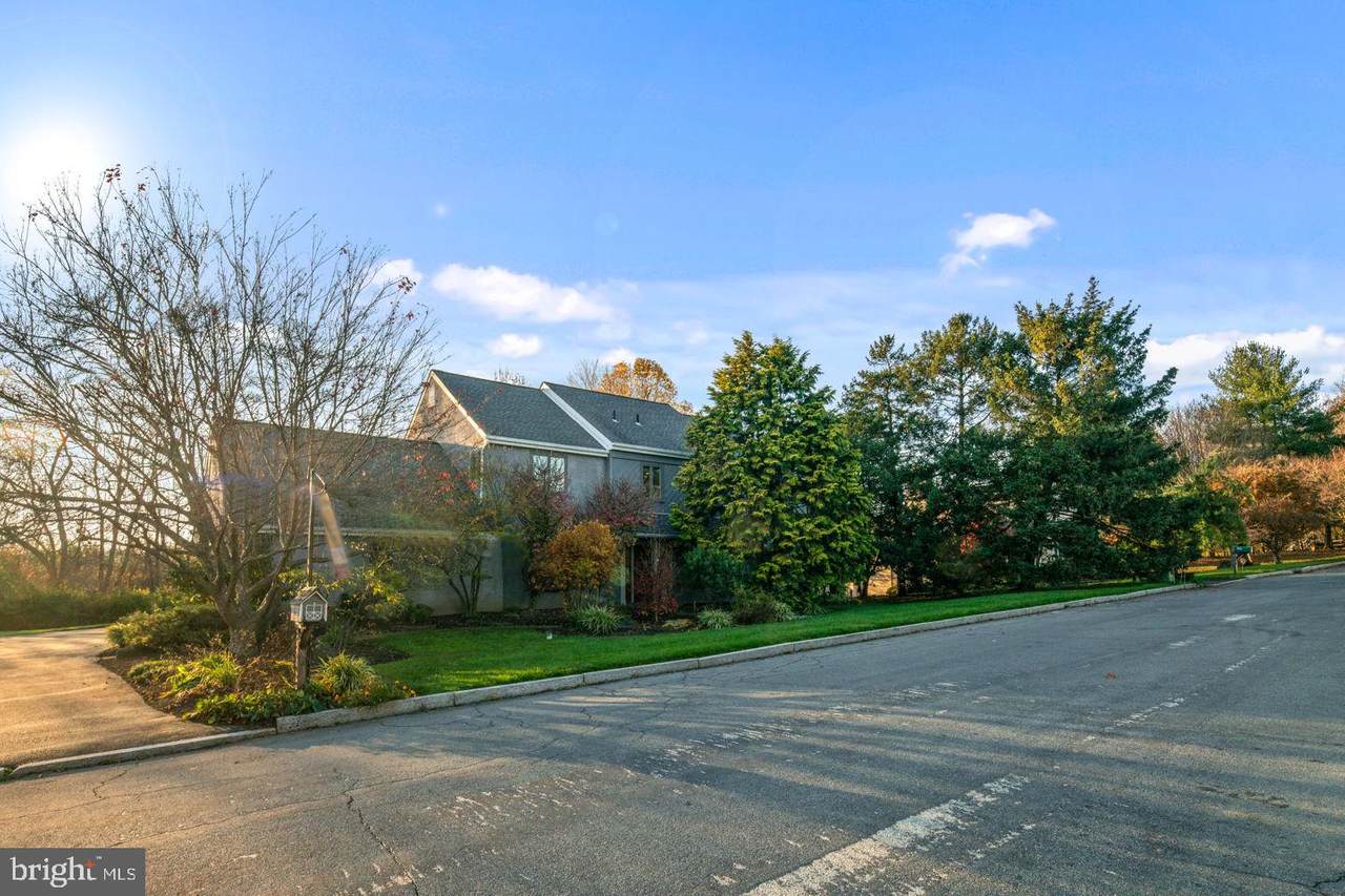 303 Countryview Drive - Photo 1