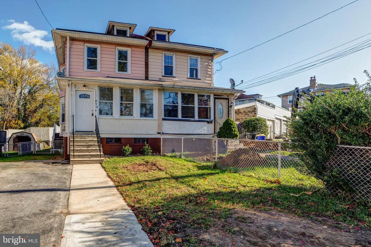 619 Summit Avenue - Photo 1