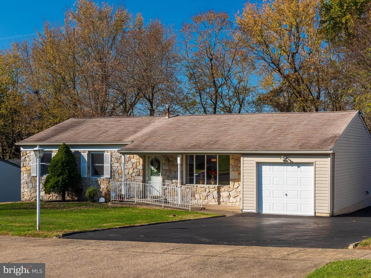 1230 Clover Lane - Photo 1