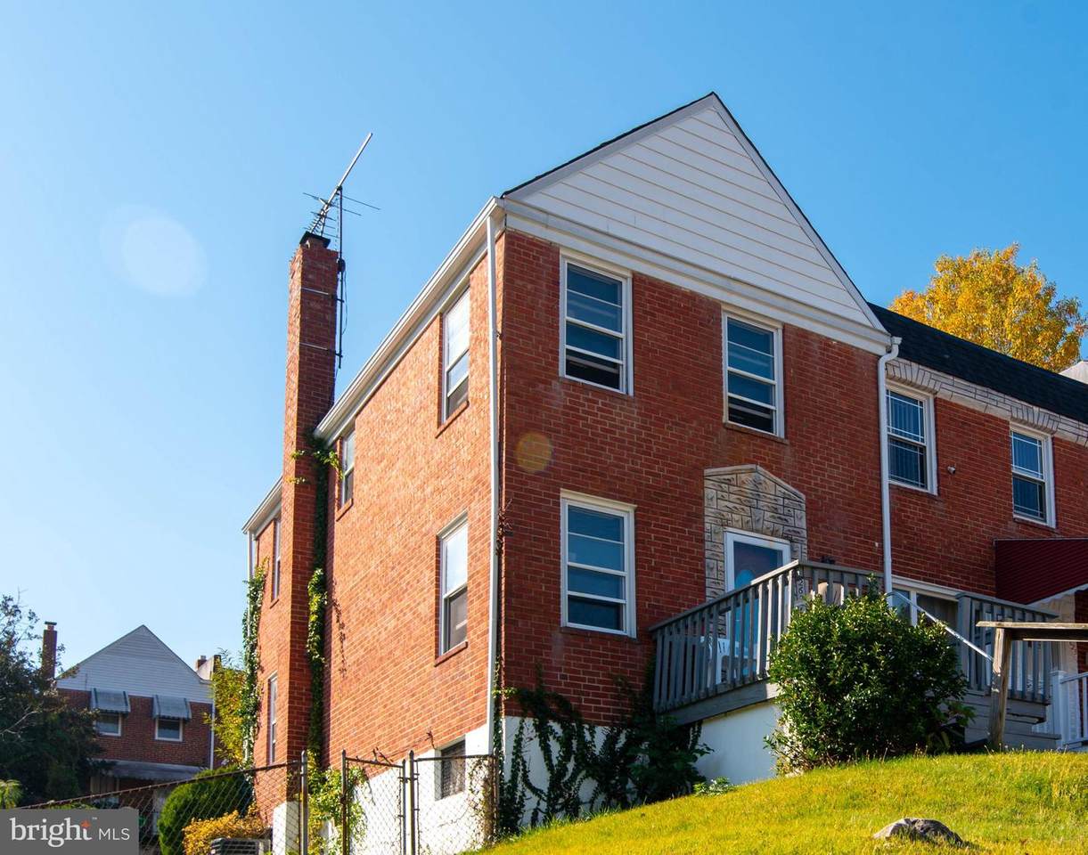 2627 Kentucky Avenue - Photo 1