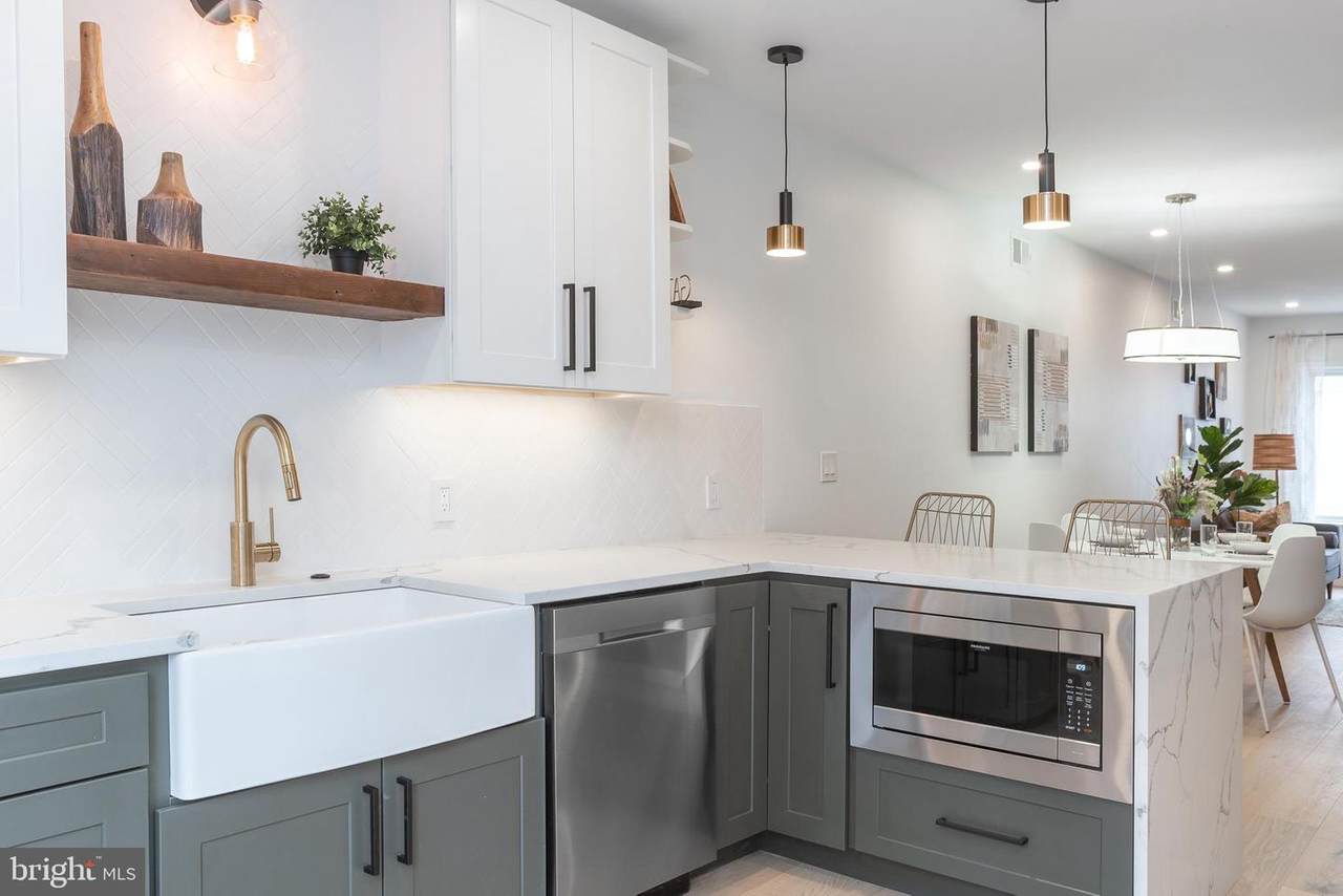 2403 Gordon Street - Photo 1