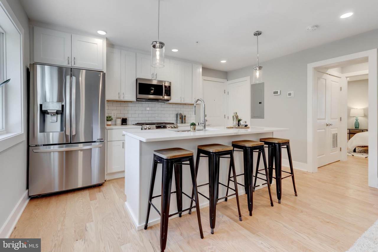 714 11TH Street - Photo 1