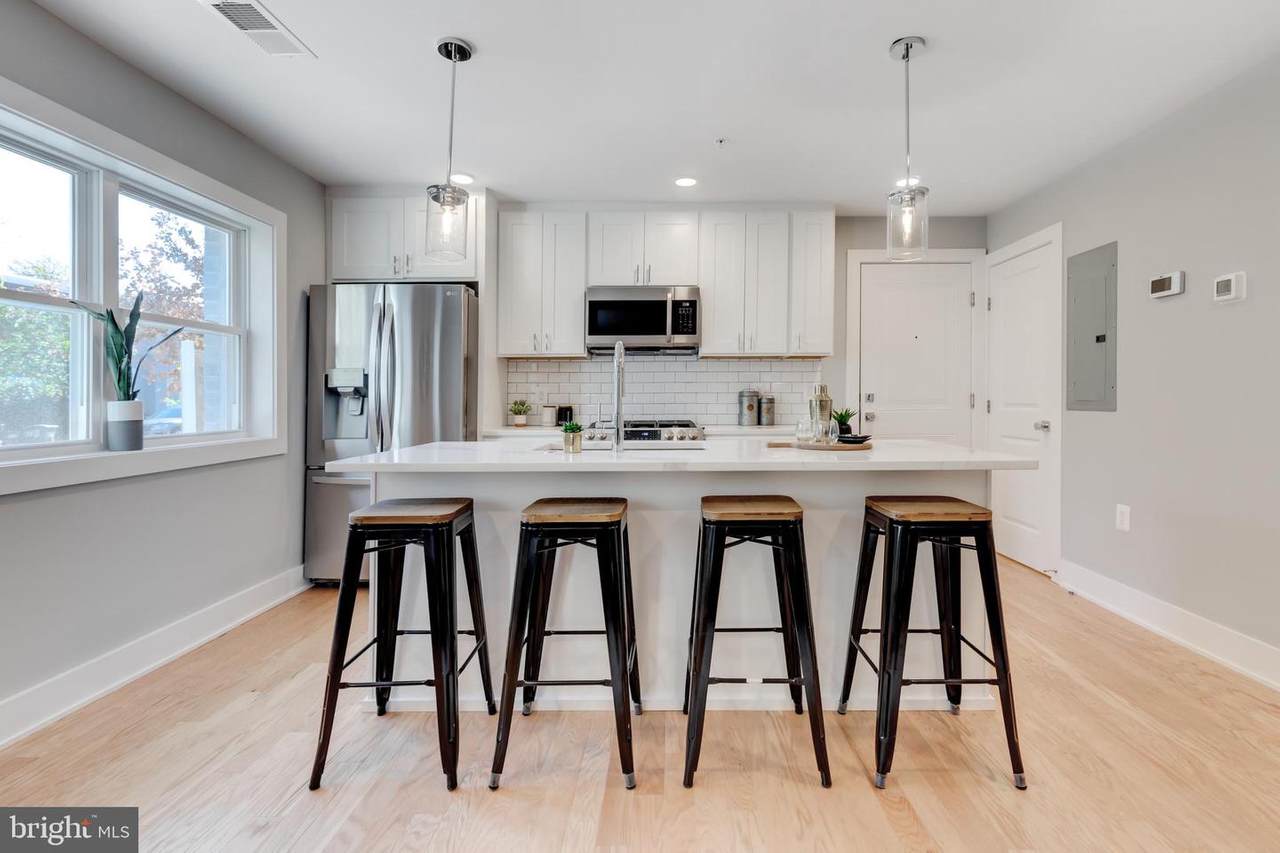 714 11TH Street - Photo 1
