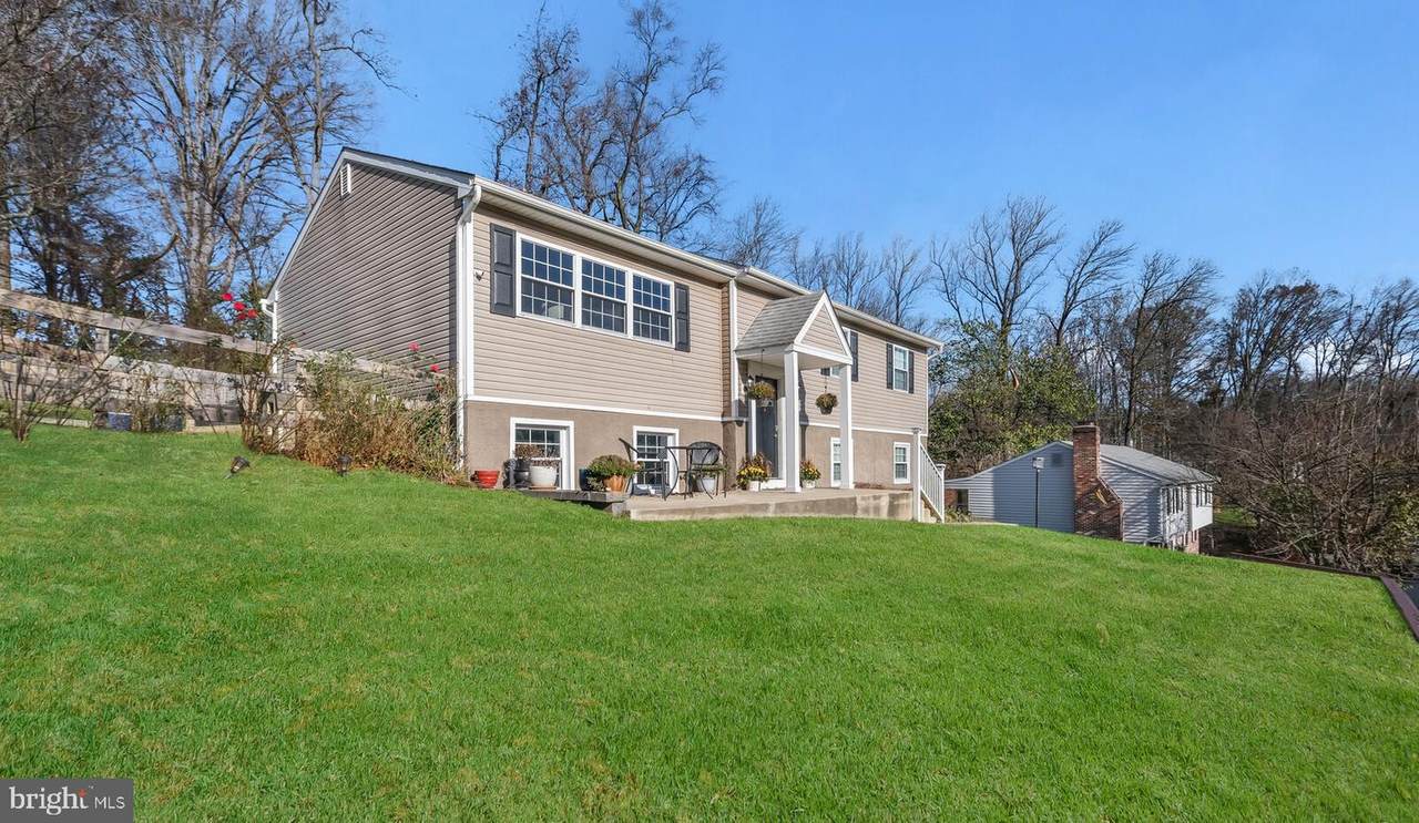1745 Hillcrest Lane - Photo 1