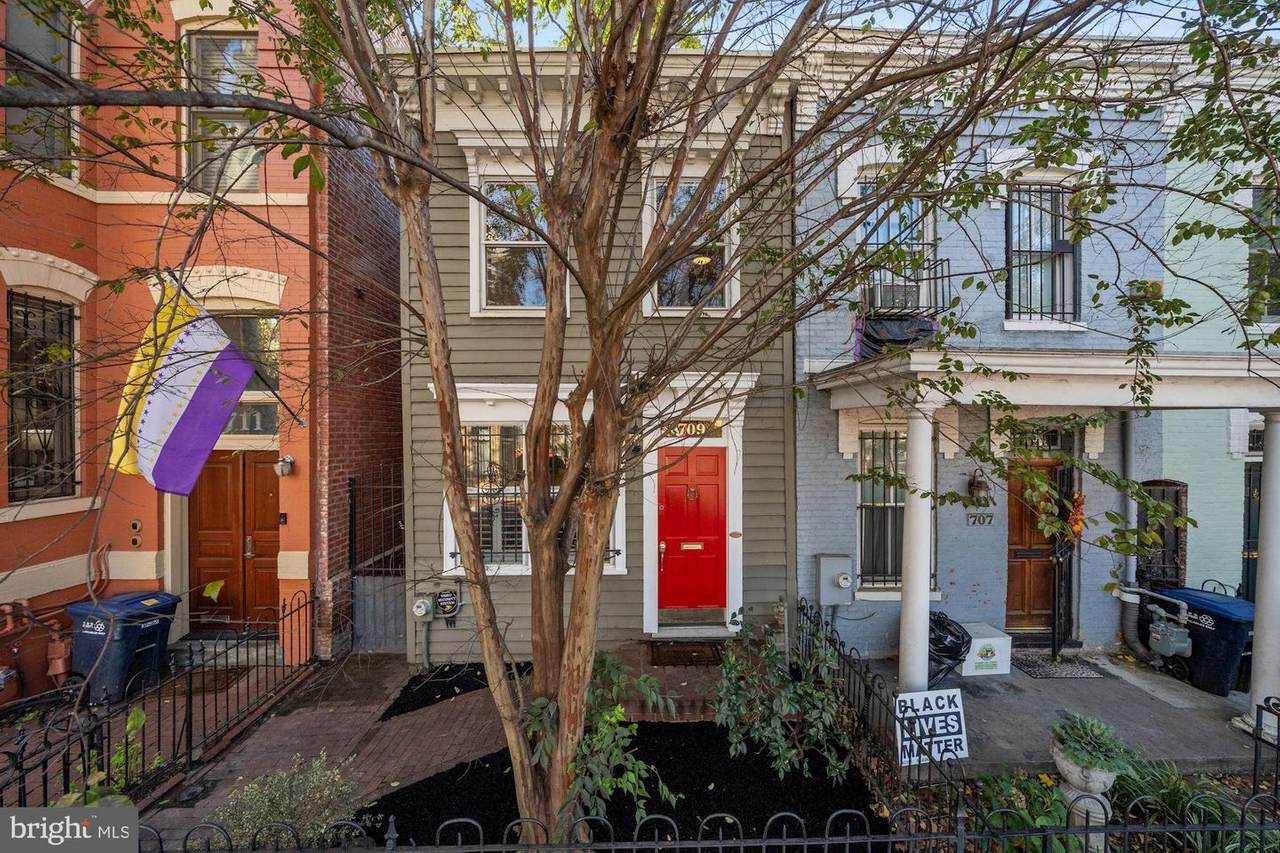 709 D Street - Photo 1