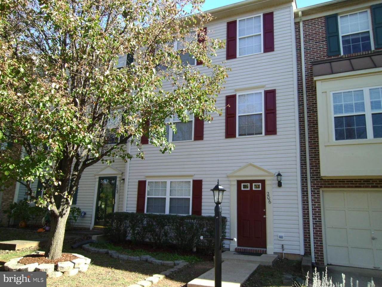 206 Charles Street - Photo 1