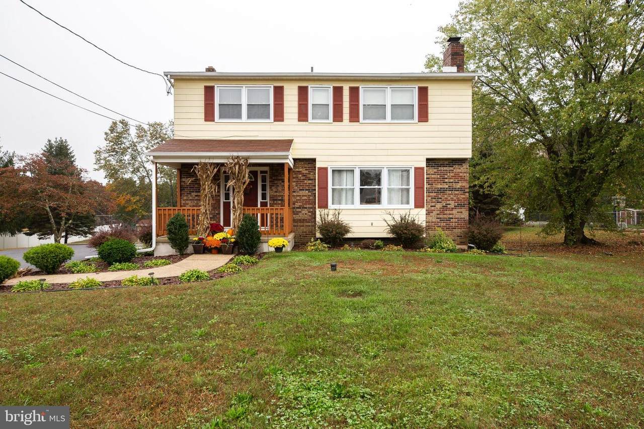 1114 Strawberry Avenue - Photo 1