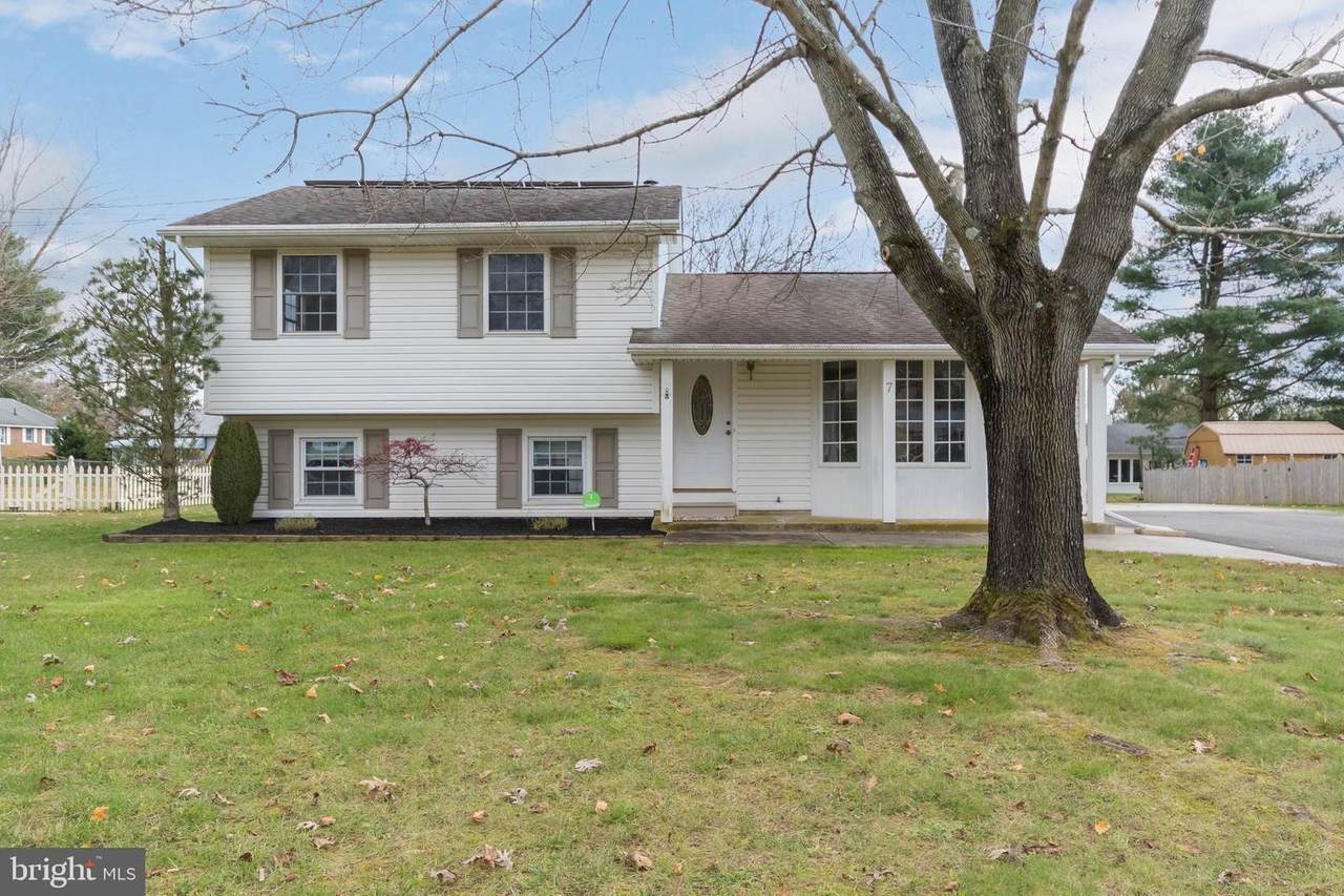 7 Woodlawn Drive - Photo 1