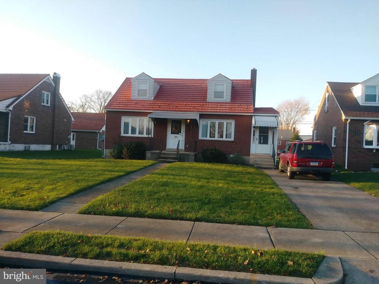 509 Columbia Avenue - Photo 1