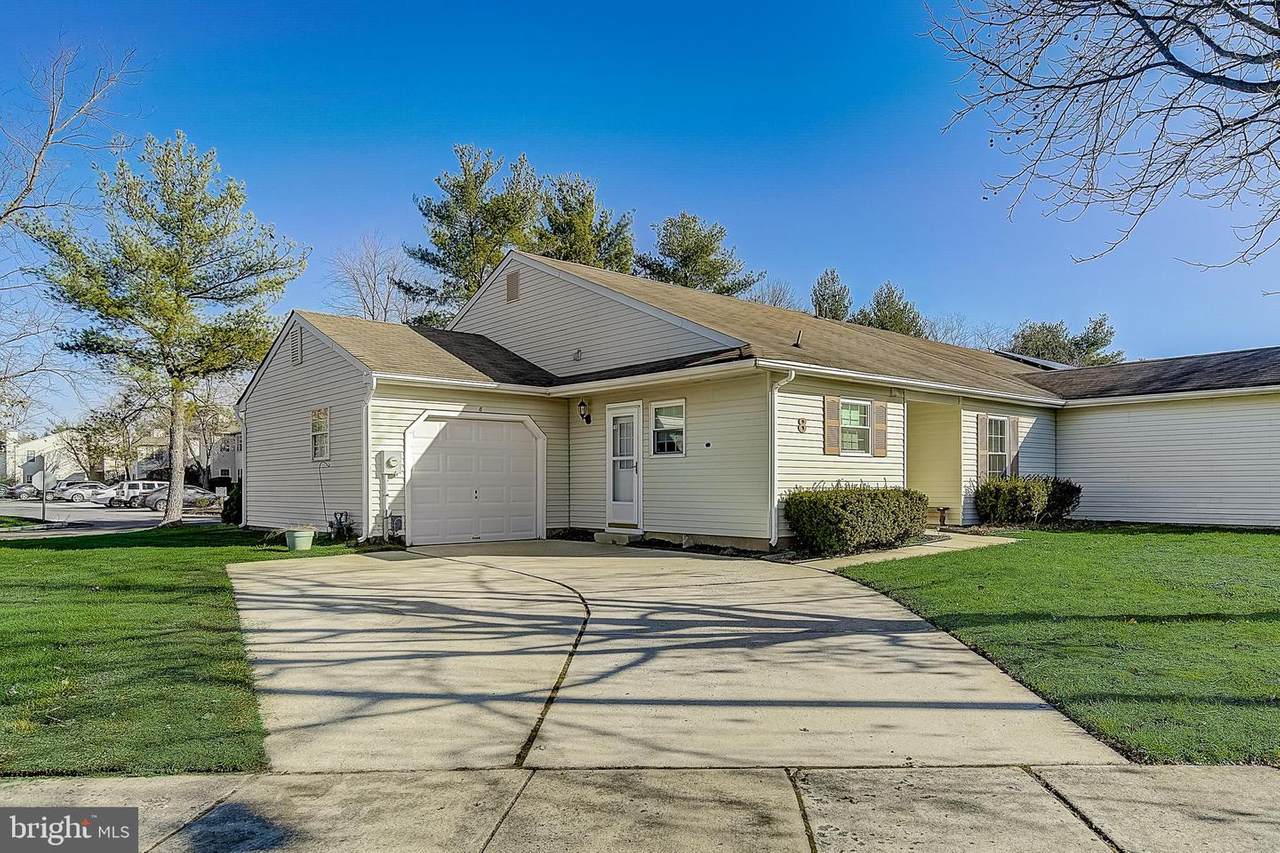 8 Berwin Way - Photo 1